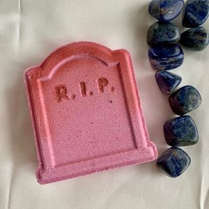 Halloween Bath Bomb with Crystal